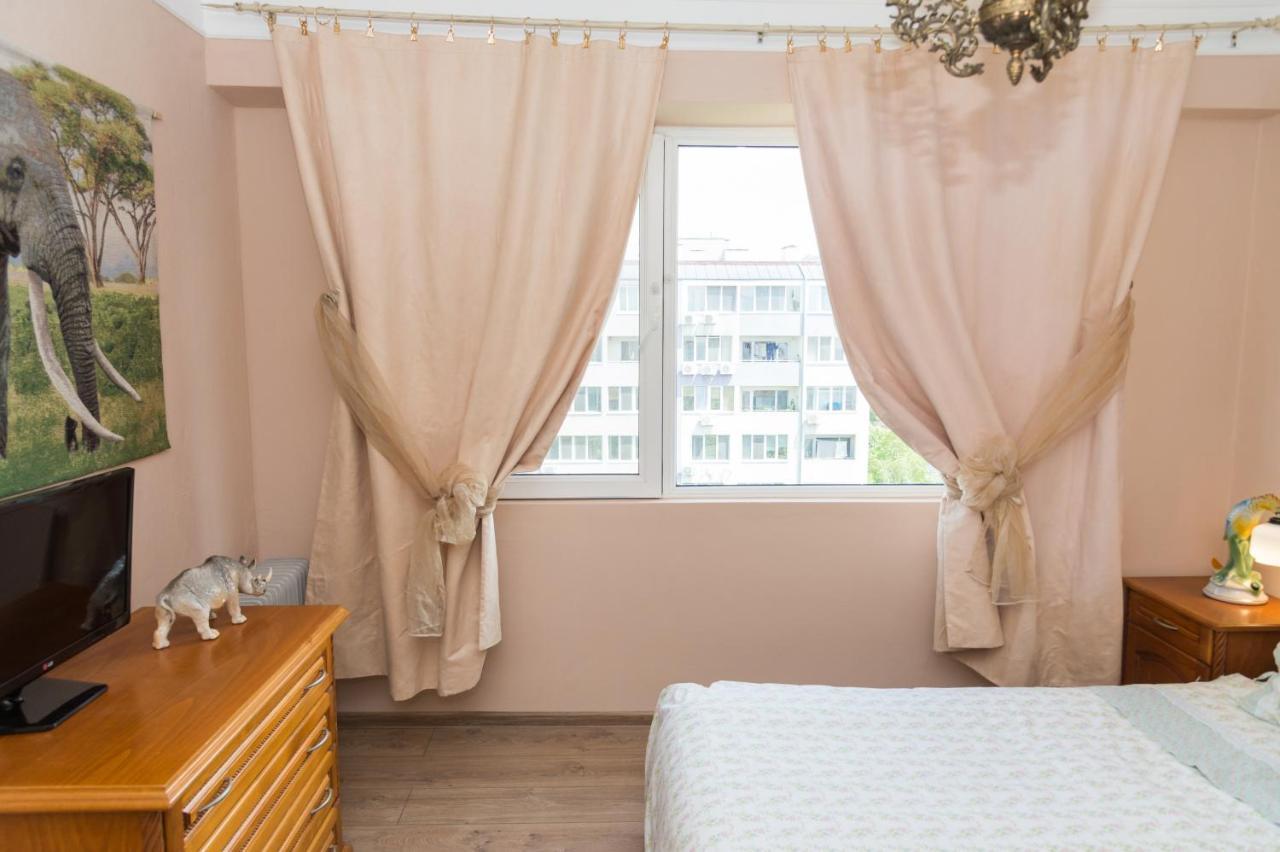 Elevating Moments Apartment Burgas Luaran gambar